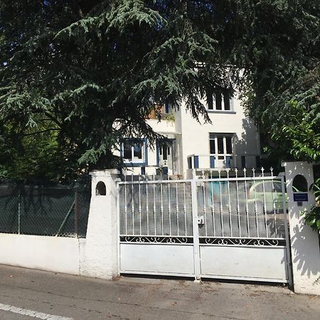 Villa Les Terrasses Dans La Nature Avec Piscine A 2 Pas De Lyon, Metro A 15Mn A Pied Pour Lyon Centre En 10Mn Ou Bus A 300M Pour Lyon Centre Oullins Ngoại thất bức ảnh