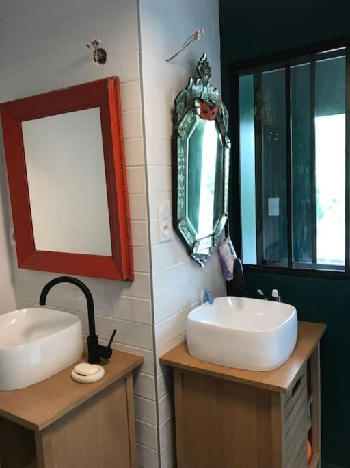 Villa Les Terrasses Dans La Nature Avec Piscine A 2 Pas De Lyon, Metro A 15Mn A Pied Pour Lyon Centre En 10Mn Ou Bus A 300M Pour Lyon Centre Oullins Ngoại thất bức ảnh