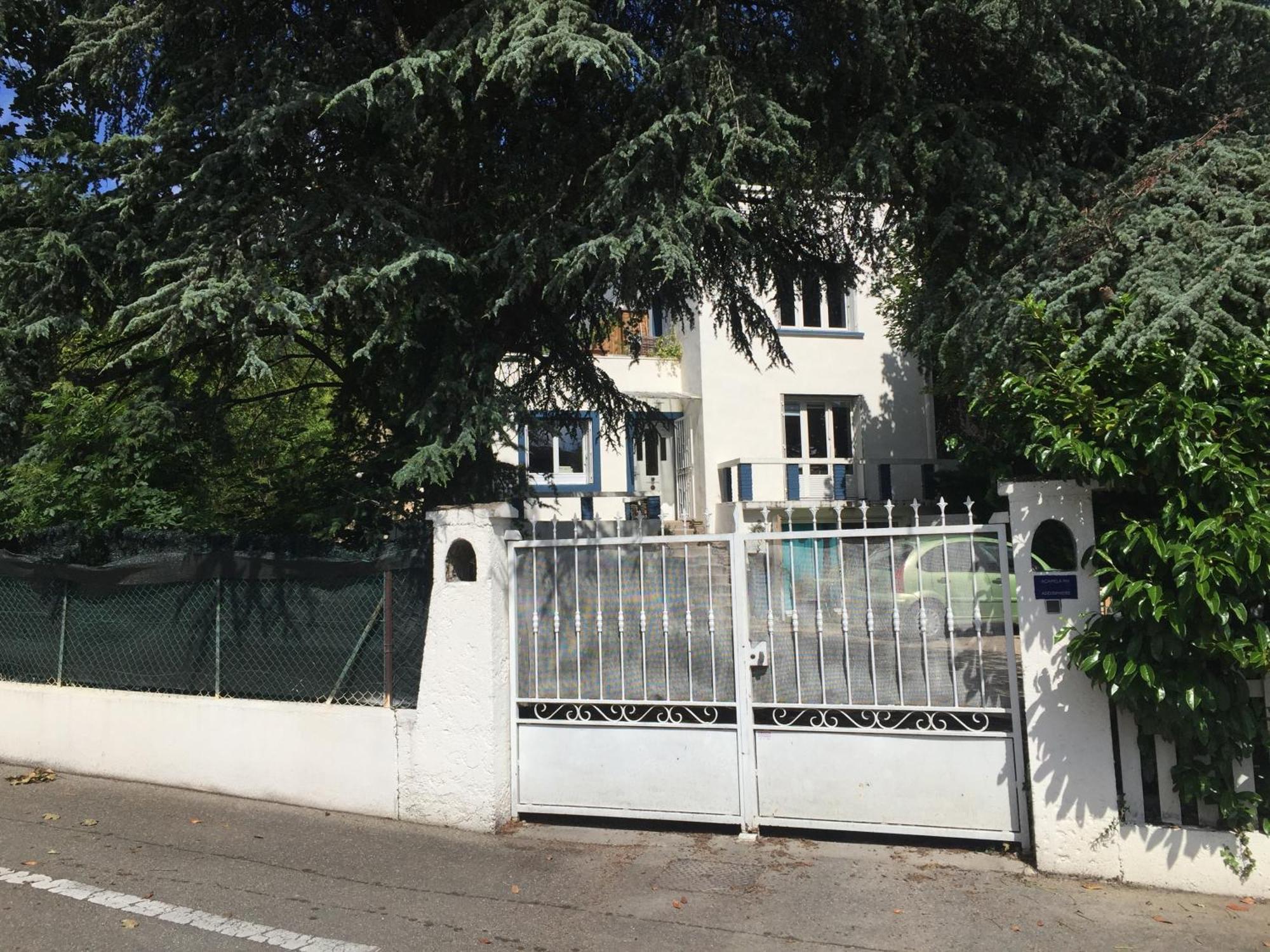 Villa Les Terrasses Dans La Nature Avec Piscine A 2 Pas De Lyon, Metro A 15Mn A Pied Pour Lyon Centre En 10Mn Ou Bus A 300M Pour Lyon Centre Oullins Ngoại thất bức ảnh